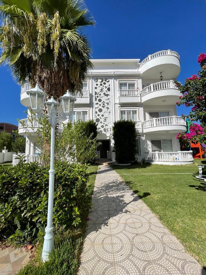 Belka Golf Luxury Poolside Apartment