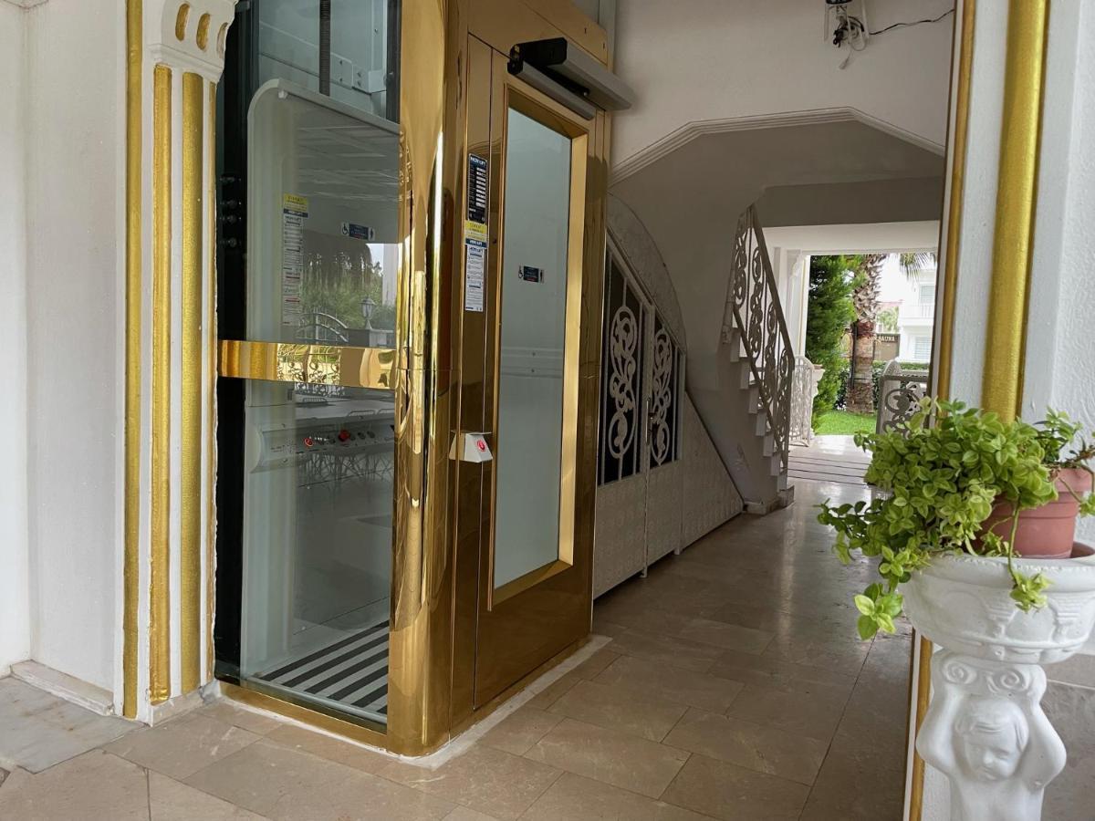 Belka Golf Luxury Poolside Apartment