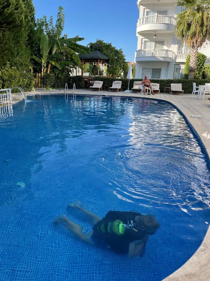 Belka Golf Luxury Poolside Apartment